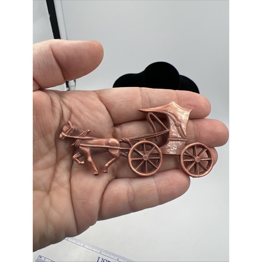 Vintage 1940s Copper Brown Horse Drawn Carriage Celluloid Brooch Pin C Clasp - Picture 2 of 9